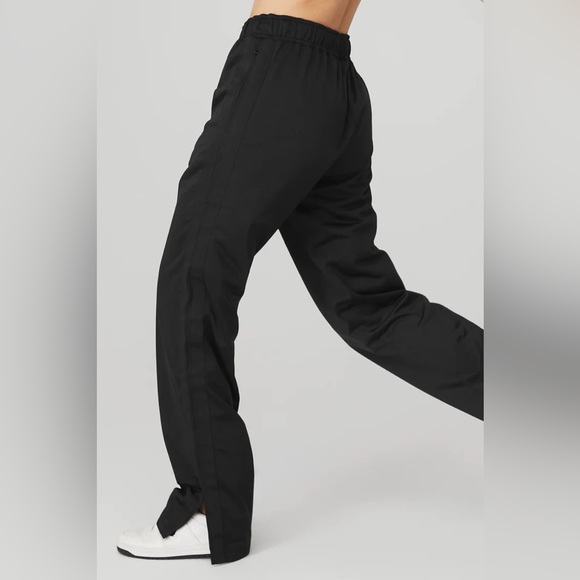 ALO YOGA Prize Winner Pants - Black - Picture 5 of 9